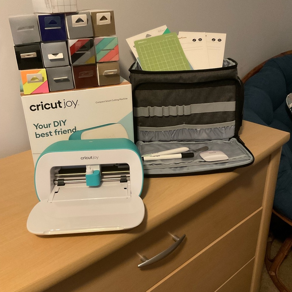 Cricut JOY SMART CUTTING MACHINE Bundle Make Me An Offer